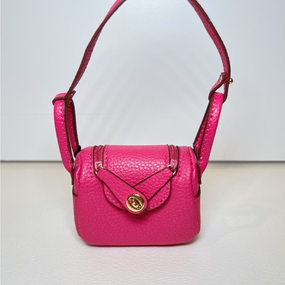 Mini Hot Pink Turn Lock Bag Charm – Cute AirPods Pouch / Key Holder - Picture 1 of 4